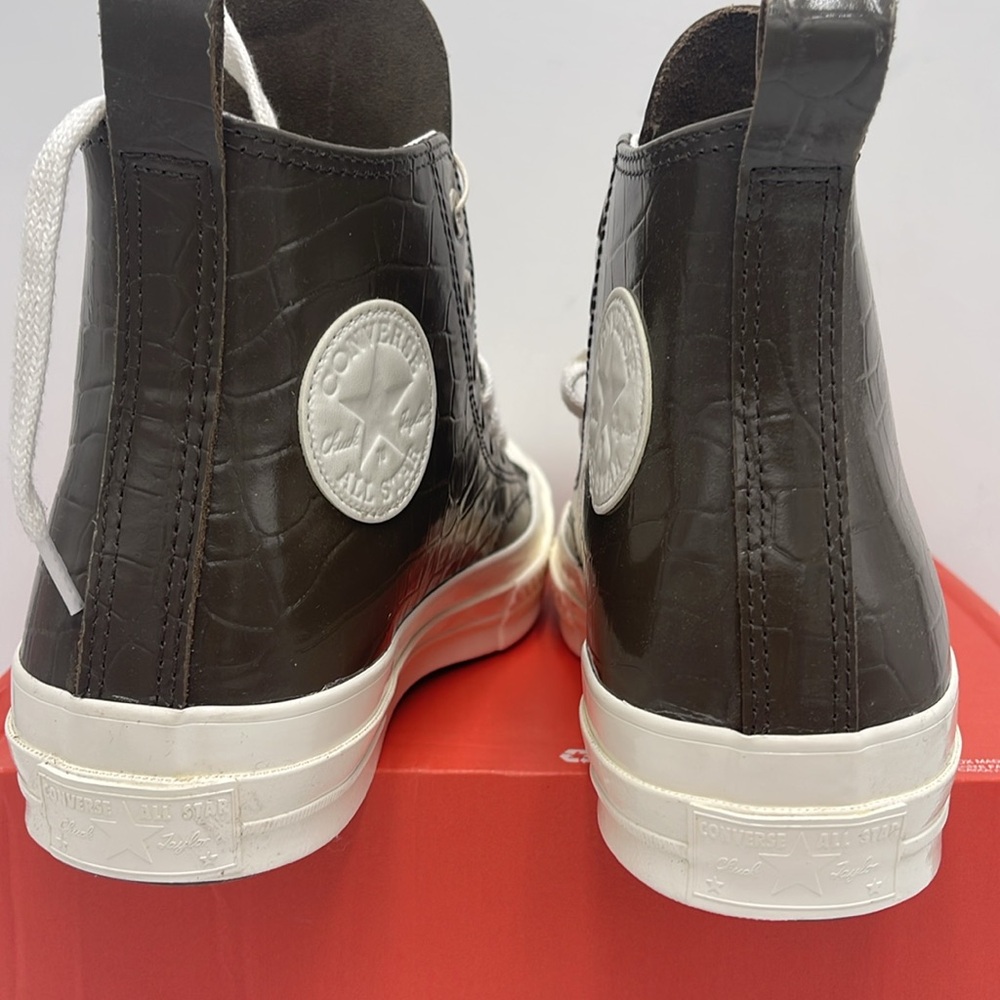 Converse WMNS Crocodile High-Tops A07656C
CHUCK 70 HI
ENGINE SMOKE/ENGINE SMOKE - Picture 15 of 16